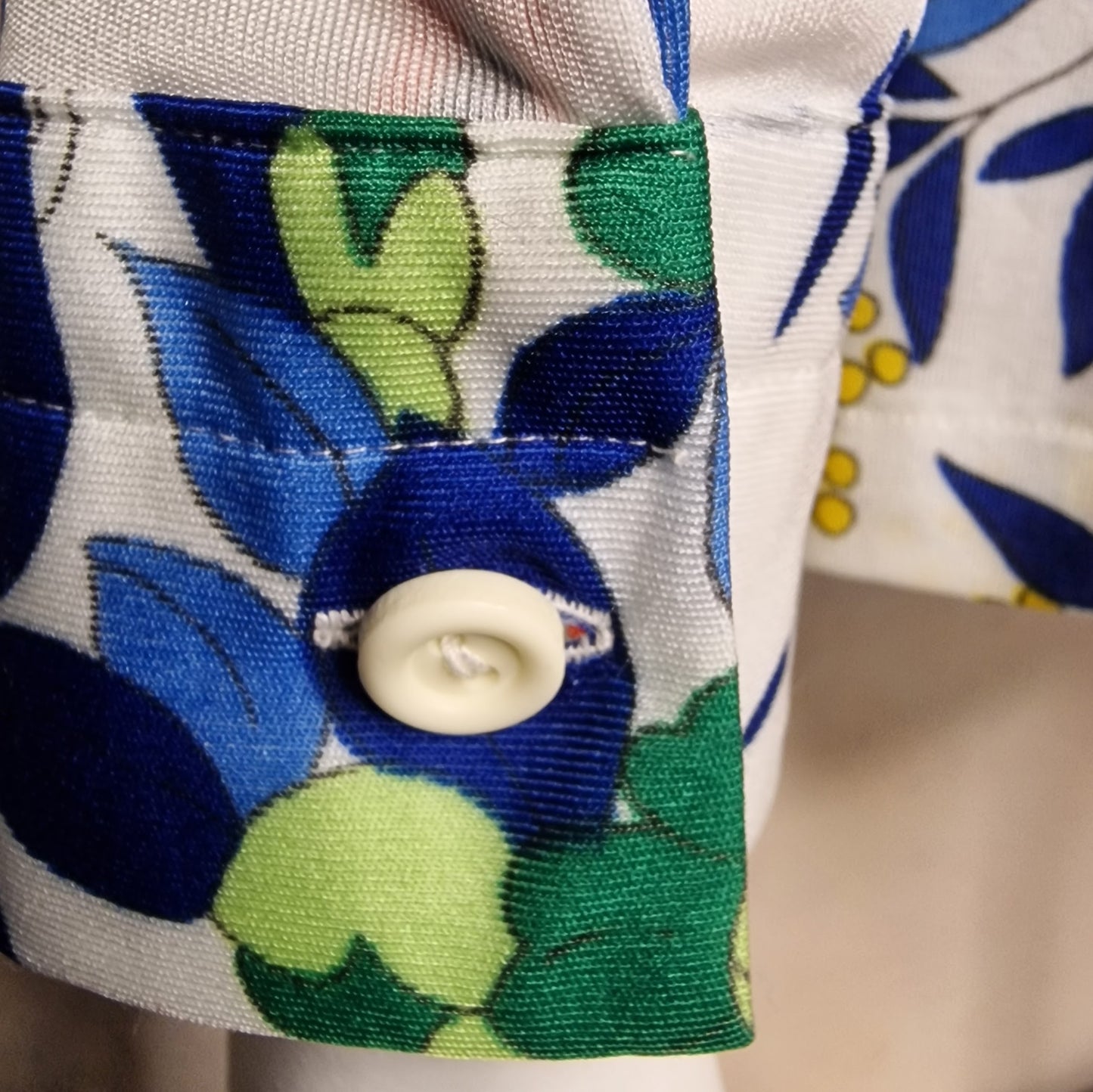 Schrille 70er Bluse Hemd ,Japan Fächer Motiv Weiß Orange Spitzer Kragen M