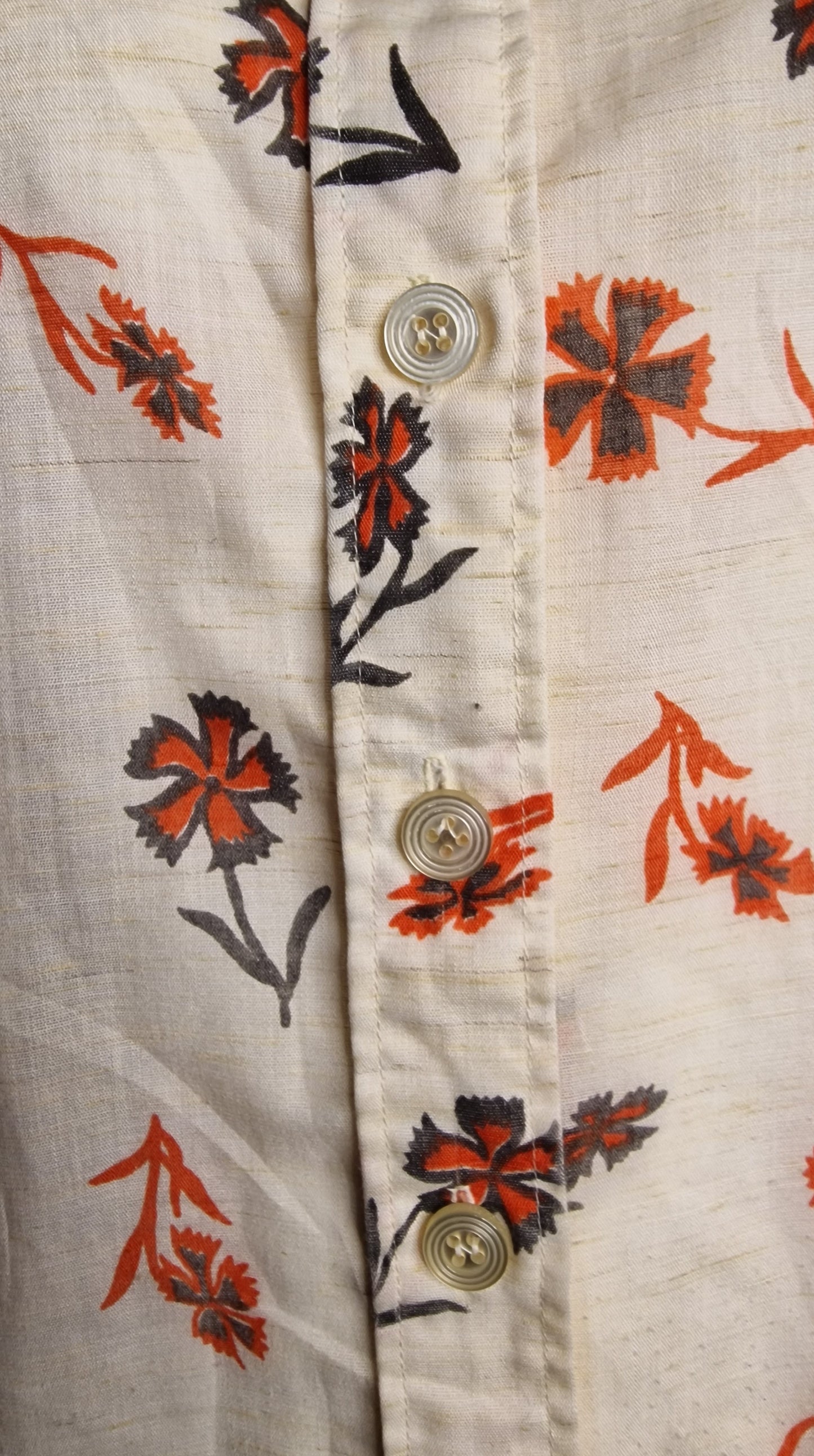 True Vintage Bluse Creme mit Nelkenmuster in Orange Braun 70er M