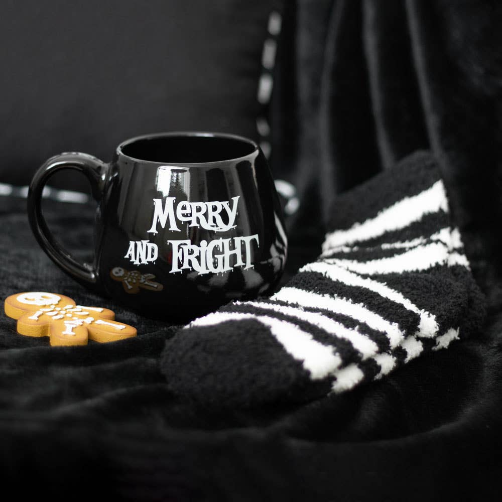 Merry and Fright Gothic Christmas Becher- und Socken-Set