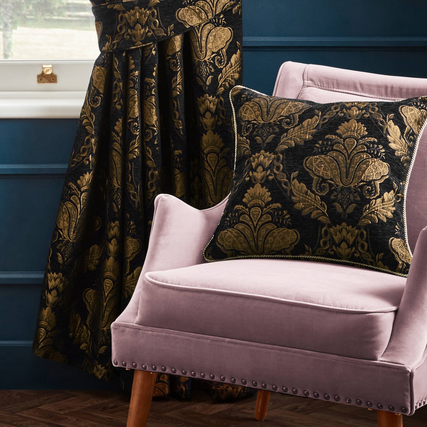 Barockes Jaquard Dekokissen in schwarz-gold 45x45 mit Füllung