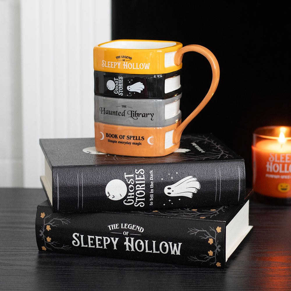 The Haunted Library 3D Tasse – Gestapelte Bücher Halloween Mug