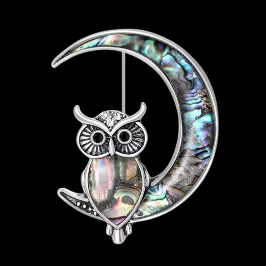 Süße Eulen Brosche auf Halbmond schimmerd