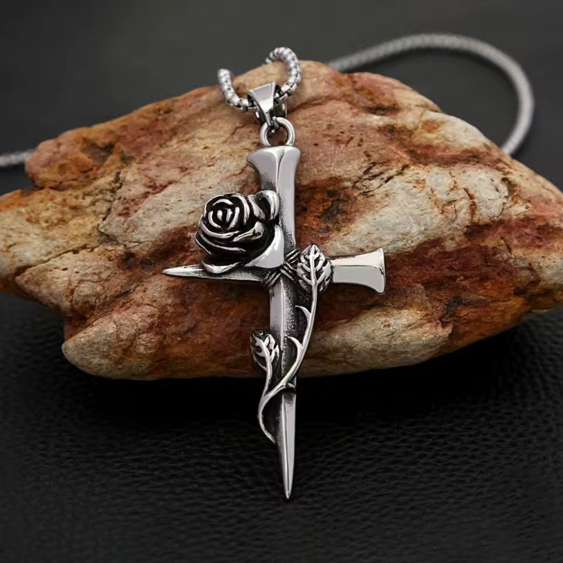 Romantisch Schwert Anhänger mit Rose Edelstahl