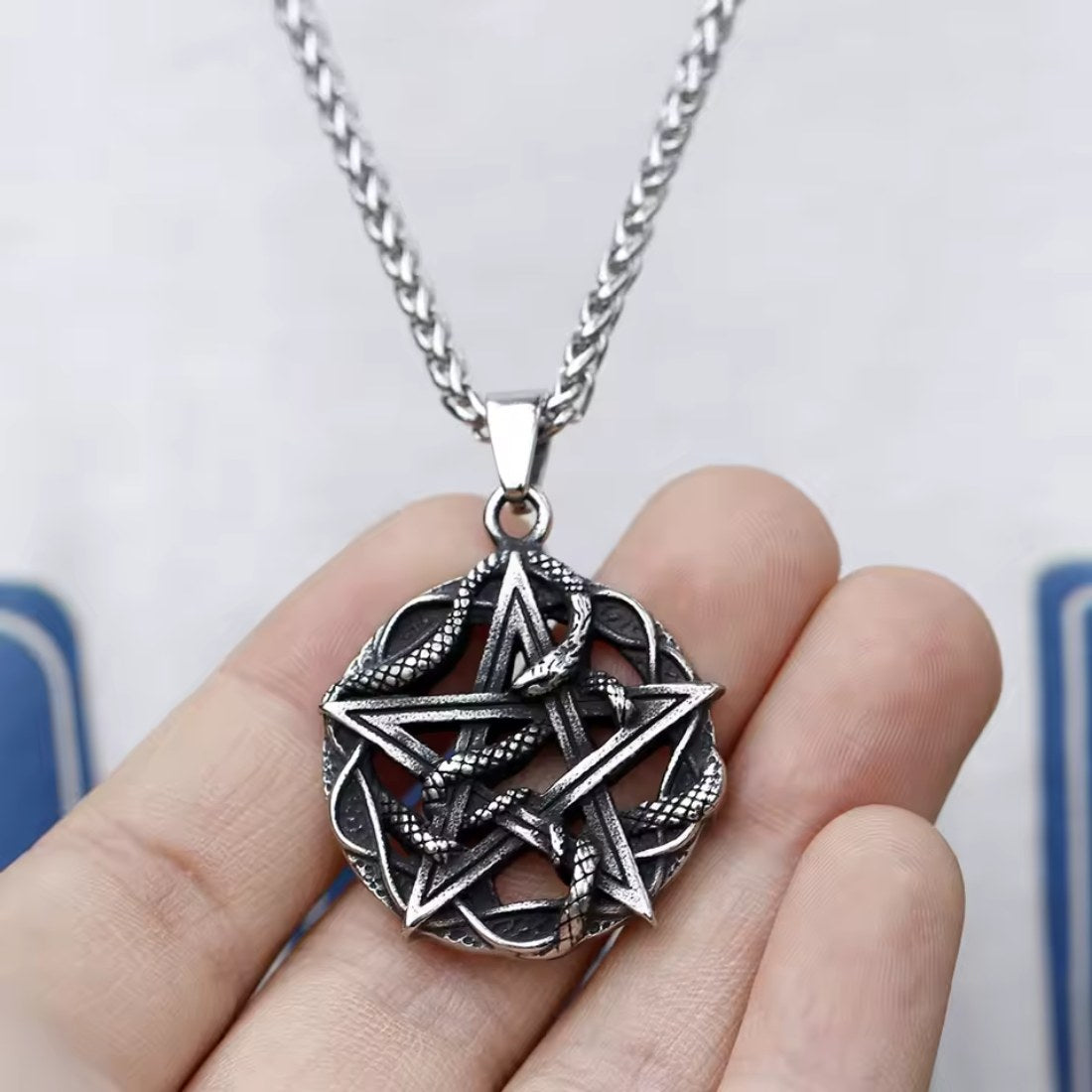 Edelstahl Anhänger mit Kette Pentagramm mit Schlage