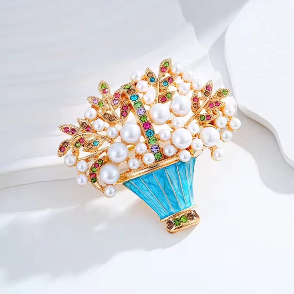 Nostalgische Brosche Blumenbukett mit Strass