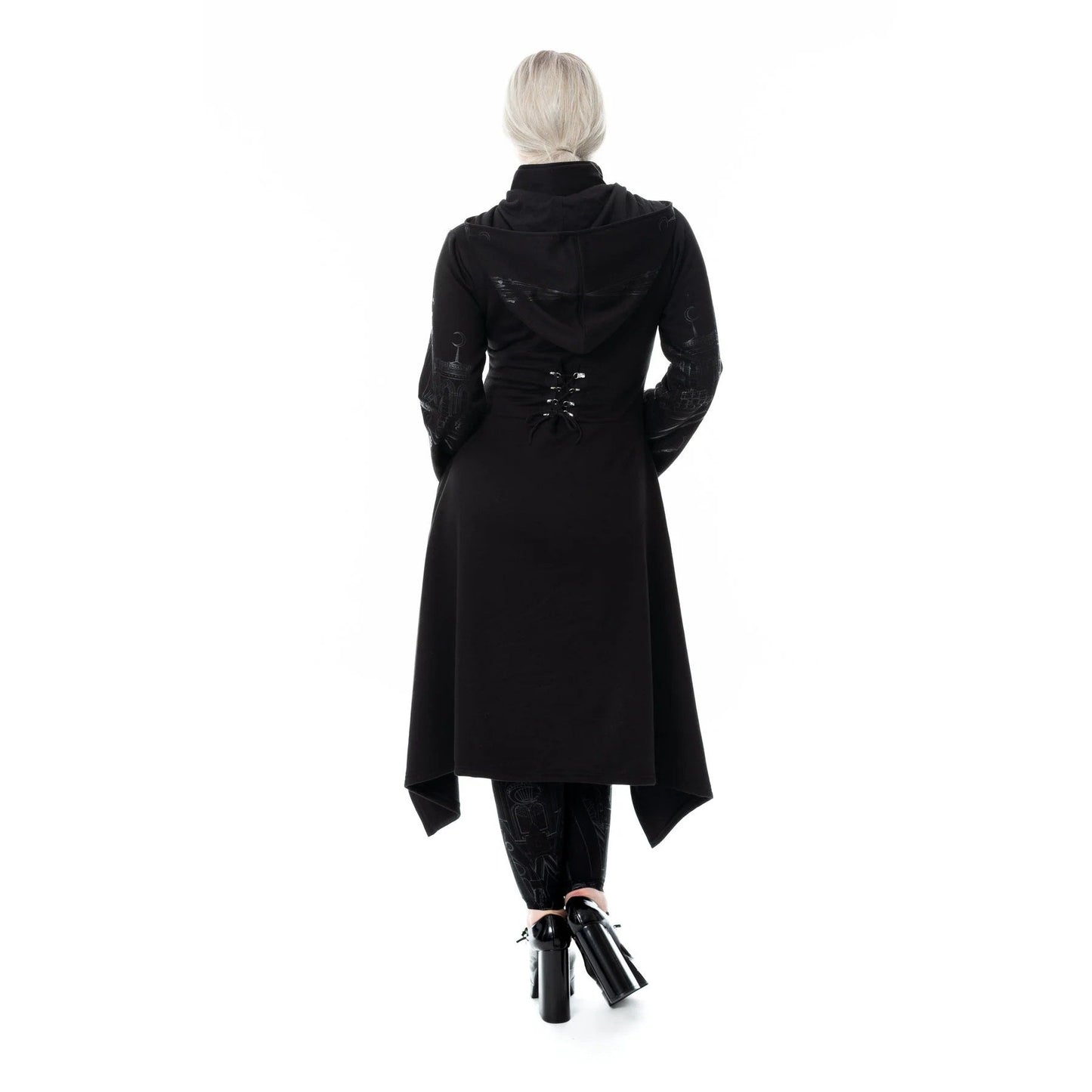 Basilica Hood Coat – Model Frontansicht