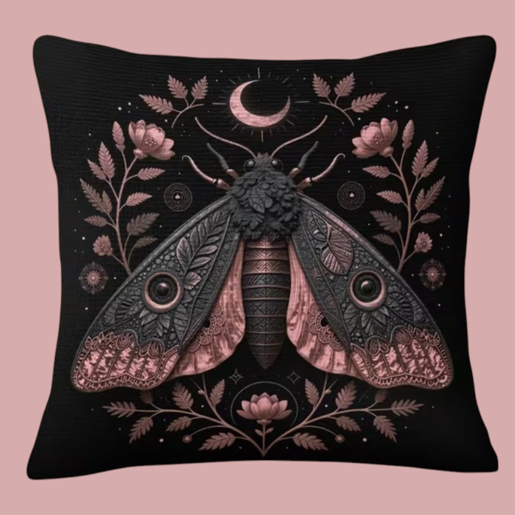 Witchy Dark Moth Dekokissen Gothic Kissen 45 x 45 cm schwarz-rosa