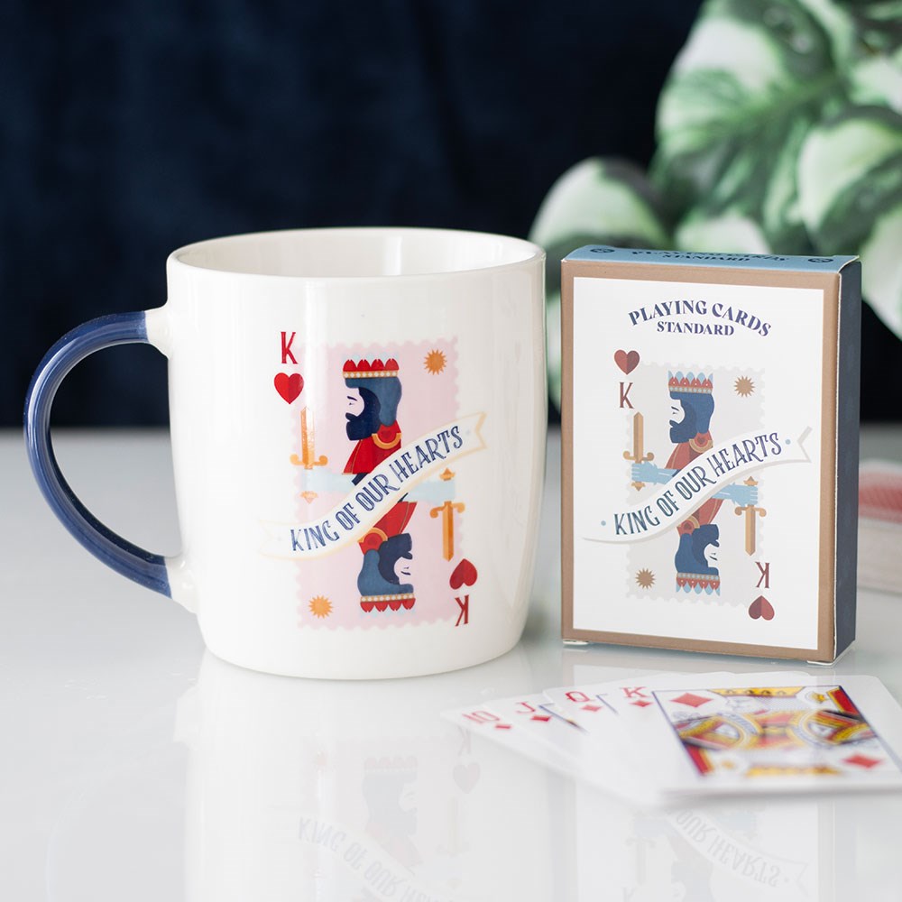 King of Our Hearts – Tasse mit Kartenspiel-Verpackung