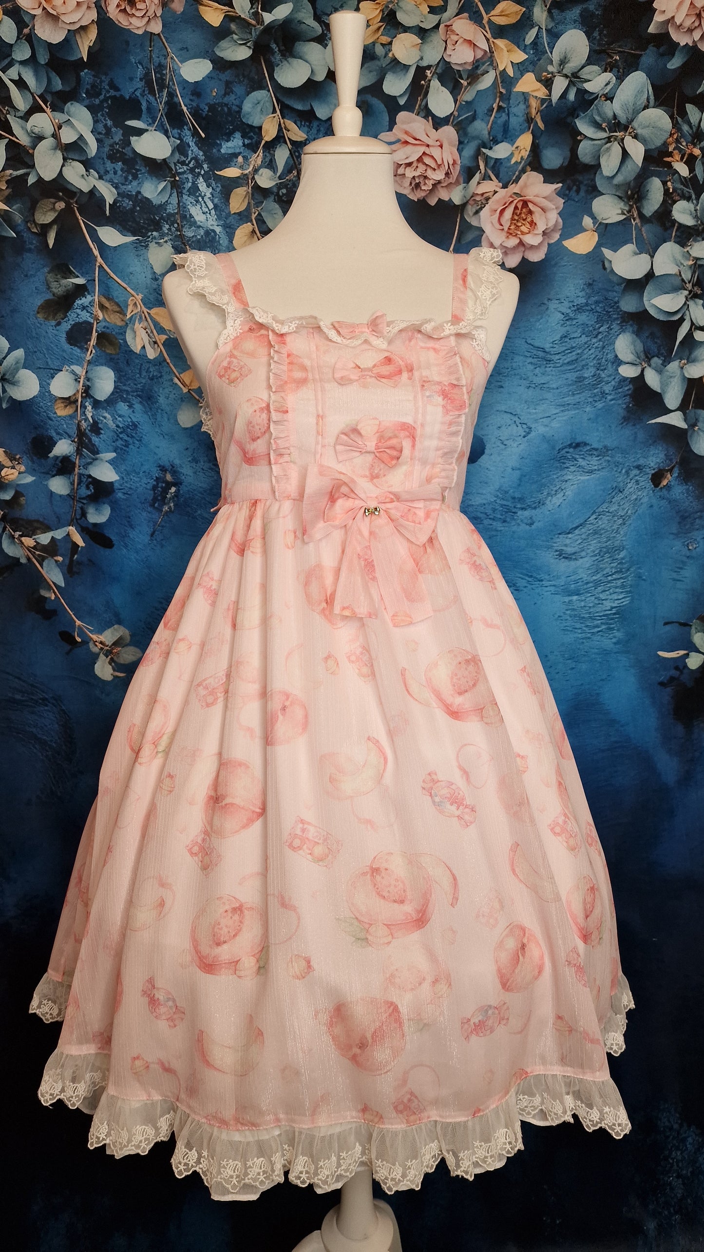 Zartes rosa Lolita Kleid JSK mit Pfirsichmotiv