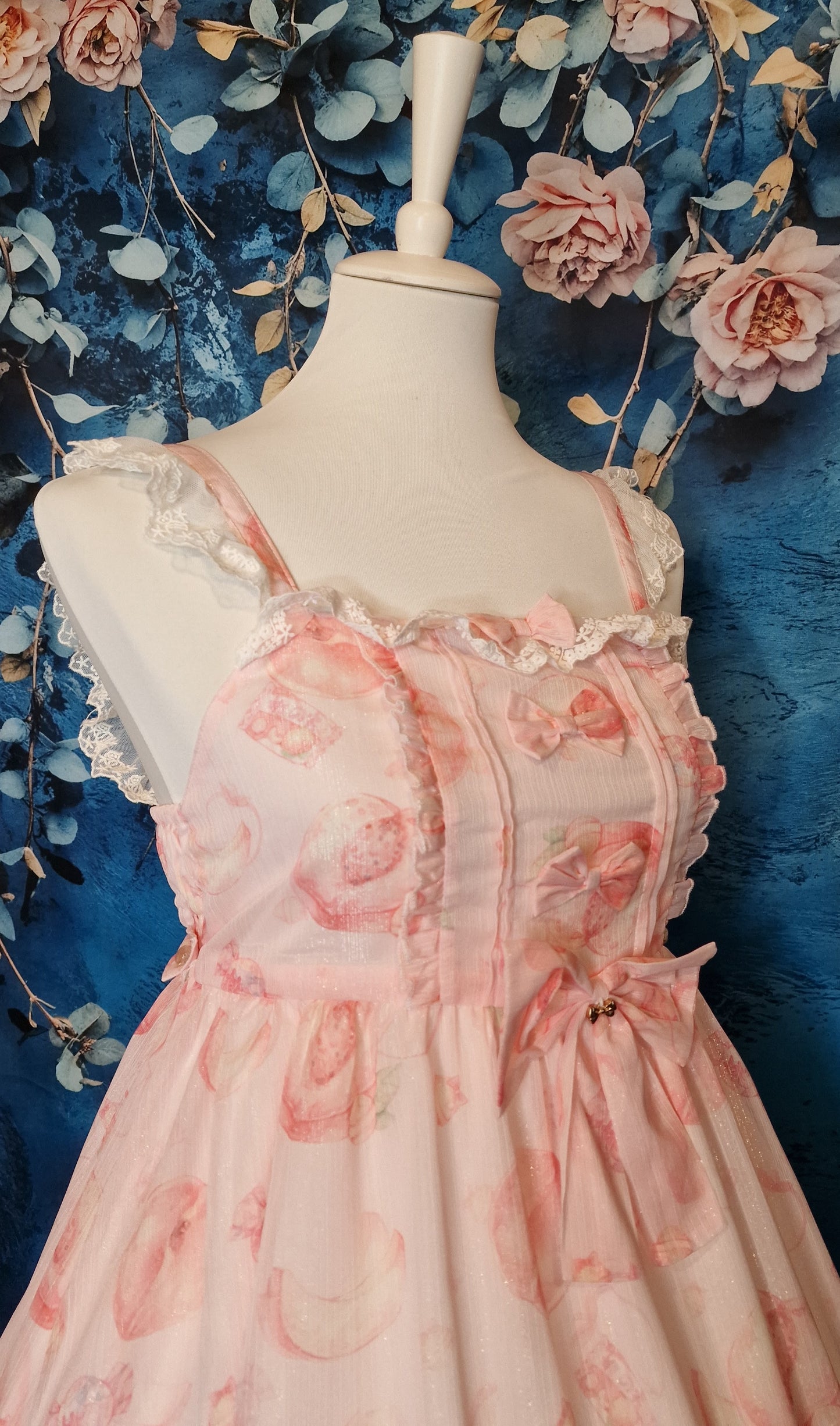 Zartes rosa Lolita Kleid JSK mit Pfirsichmotiv