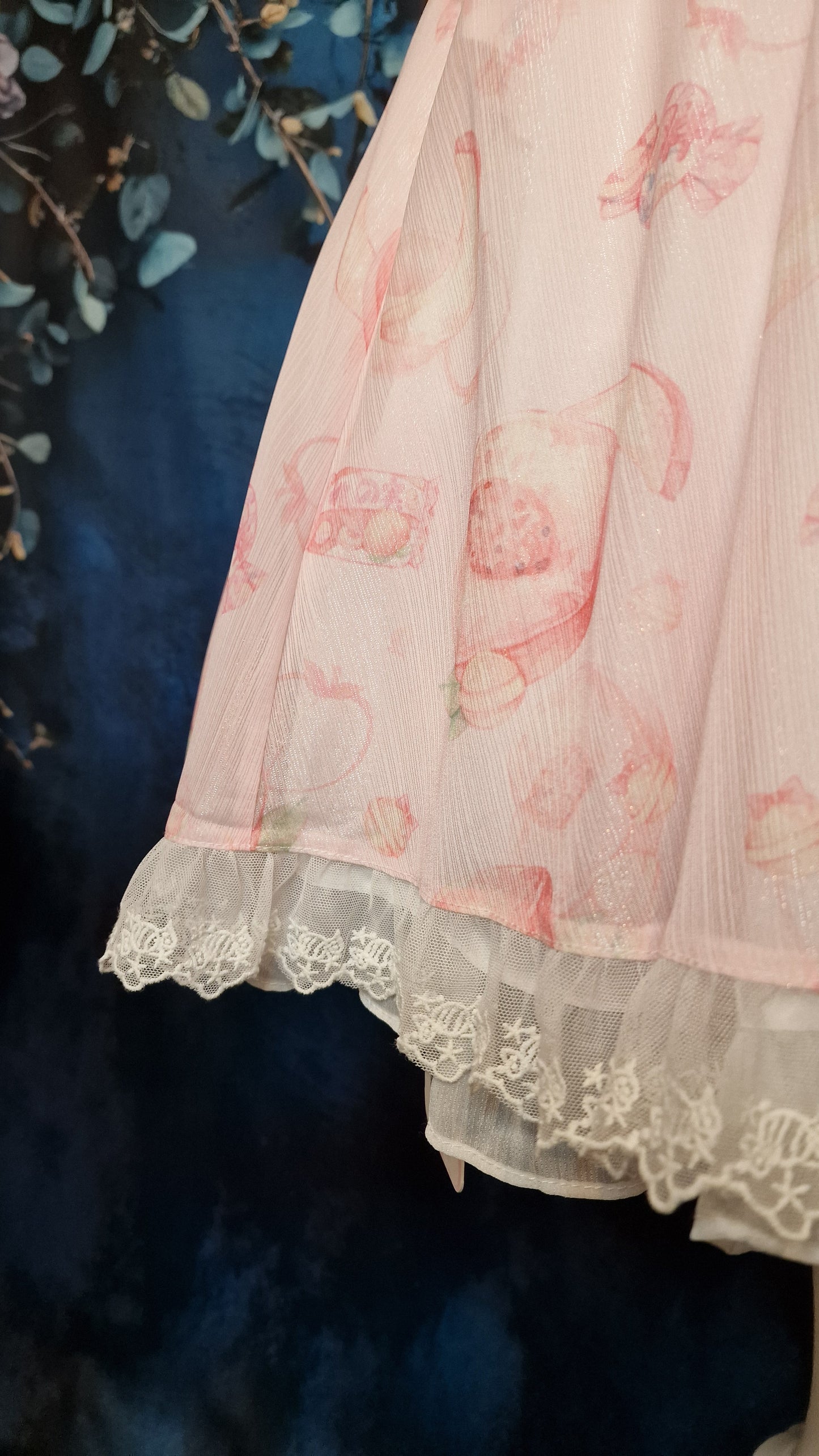 Zartes rosa Lolita Kleid JSK mit Pfirsichmotiv