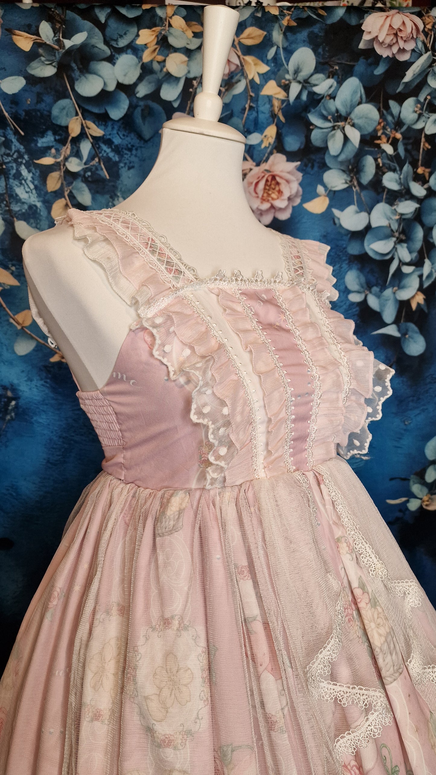 Sweet Rabbit Lolita Kleid in rosa mit Tüll und Spitze Blumenmuster