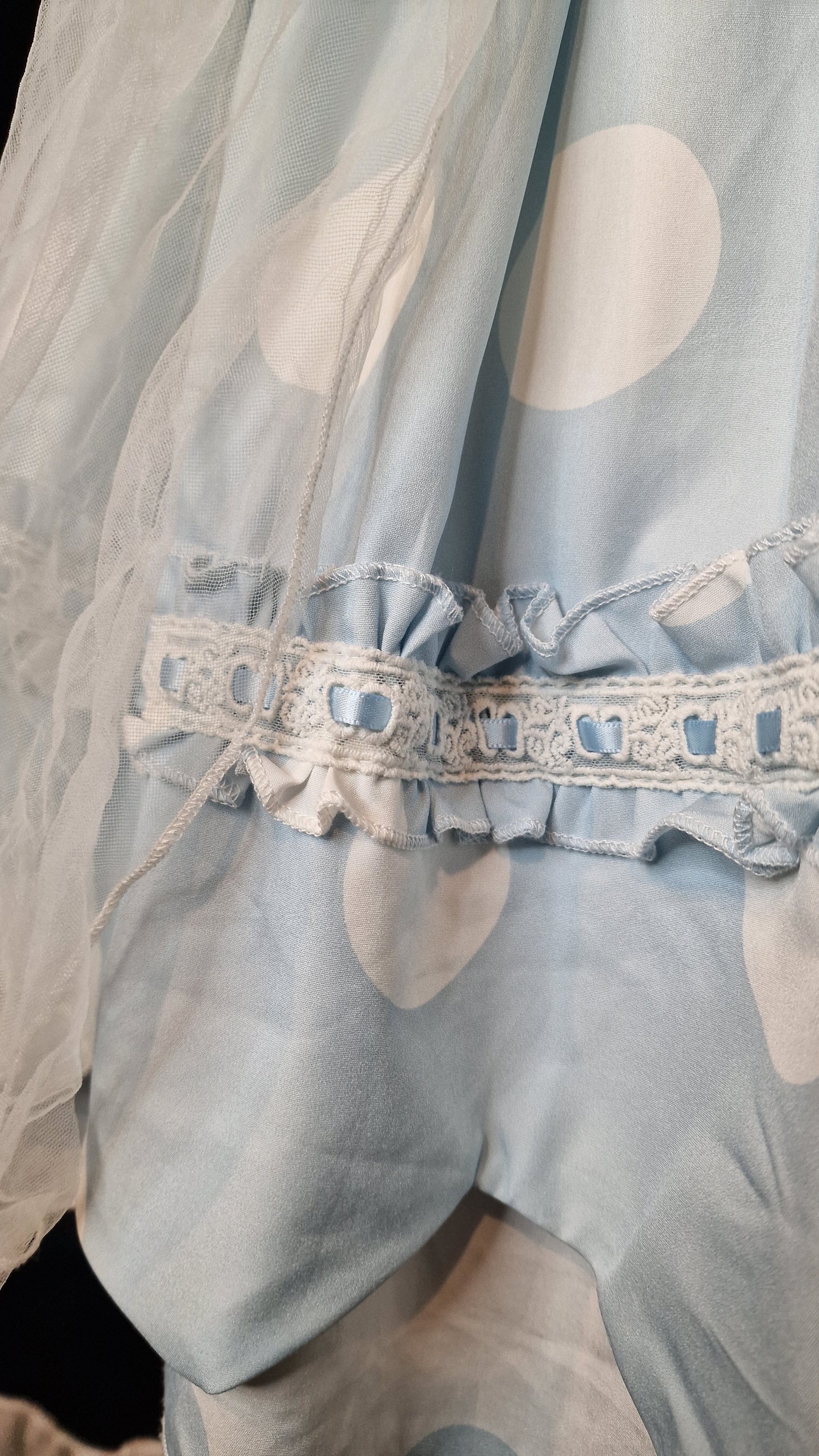 Hellblaues Sweet Lolita Kleid mit Punkten und Tüll