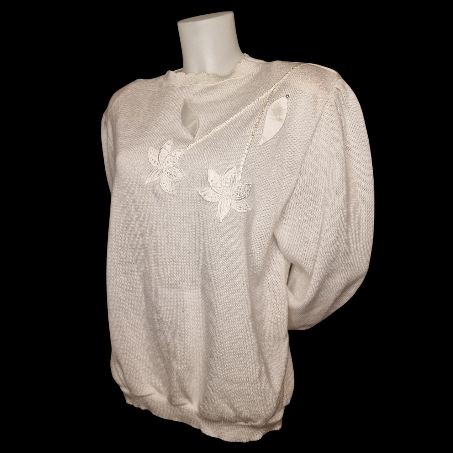 Vintage Pullover mit Blumen Applikation in cremeweiß Gr. M