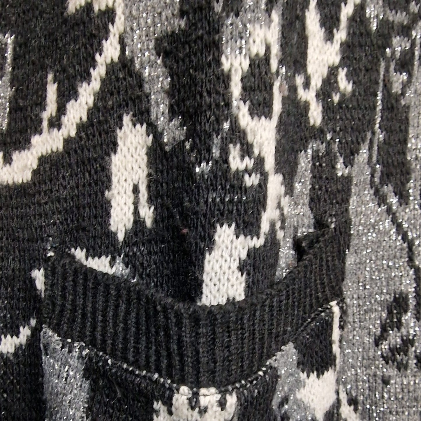 Vintage 80er Pullover Schwarz-Grau mit abstraktem Muster Taschen und Lurex L