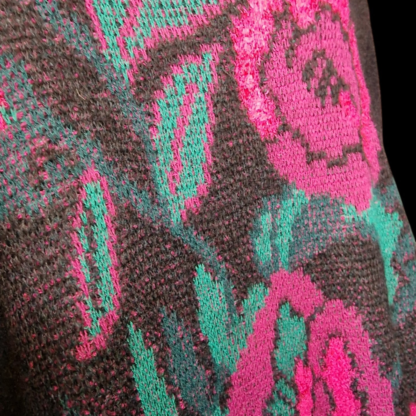 80er vintage Pullover "Lucia" mit gestricktem Rosenmuster schwarz-pink XL