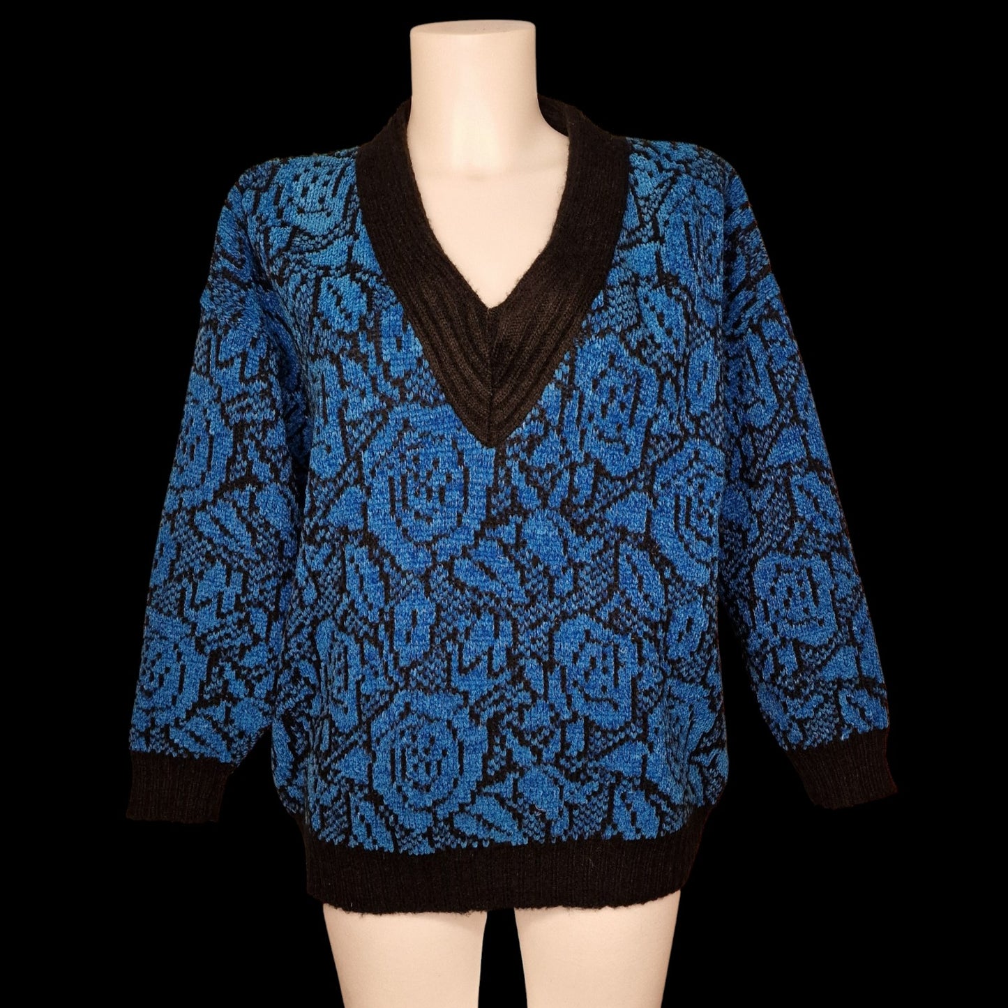 Kult 80er Vintage Strickpullover Blau-schwarz mit V-Ausschnitt Blumenmuster L