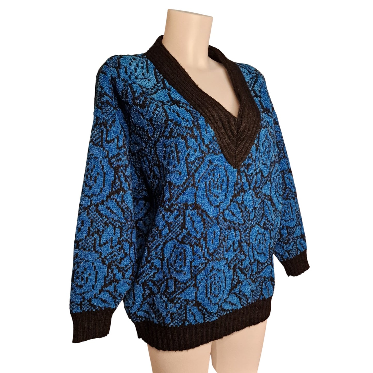 Kult 80er Vintage Strickpullover Blau-schwarz mit V-Ausschnitt Blumenmuster L