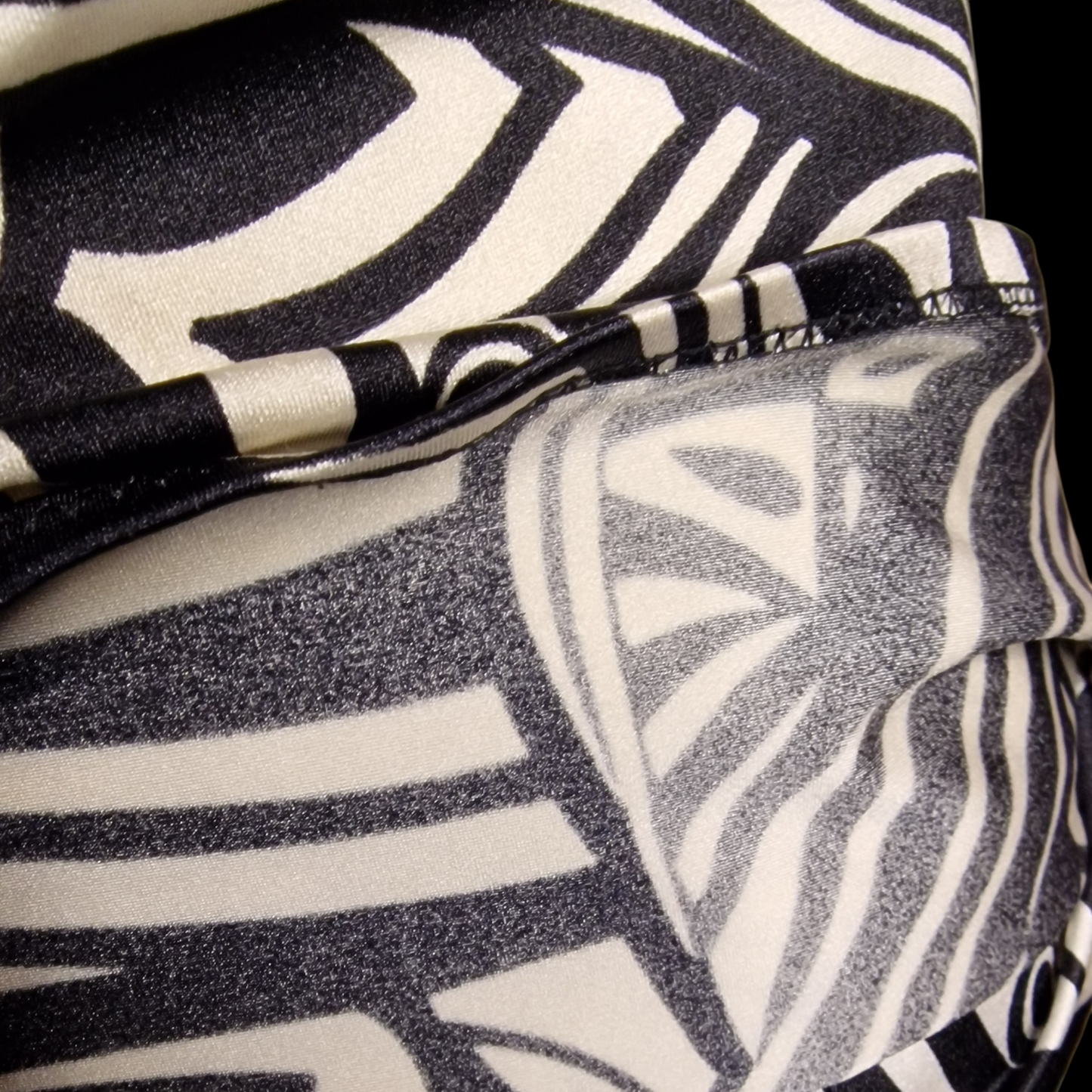 Vintage 80s/90s Badeanzug – Tribal Tapa Print – Schwarz & Creme – Retro Beachwear L
