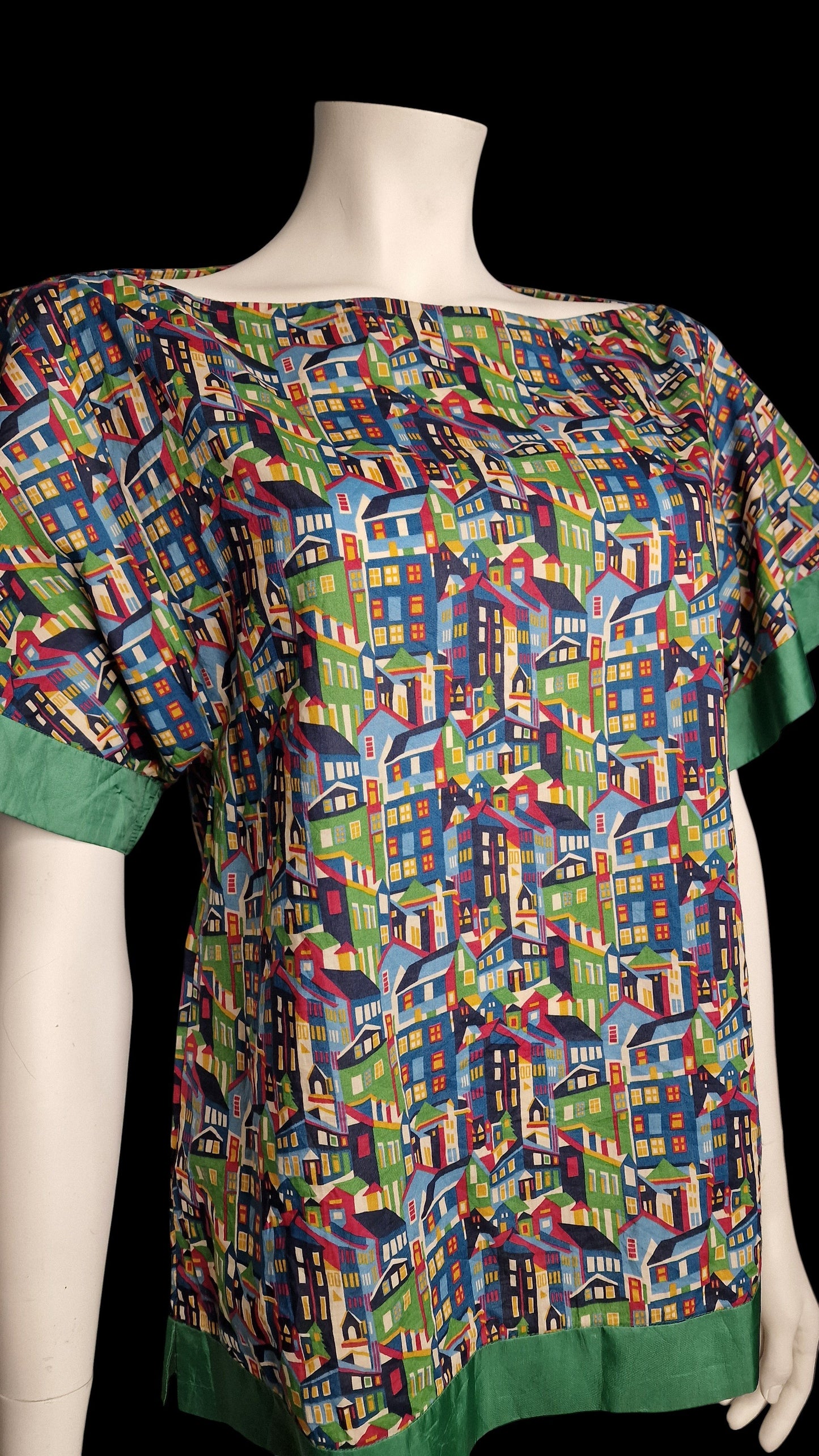 Vintage-Bluse mit buntem „Urban Art“ Häuser-Print M