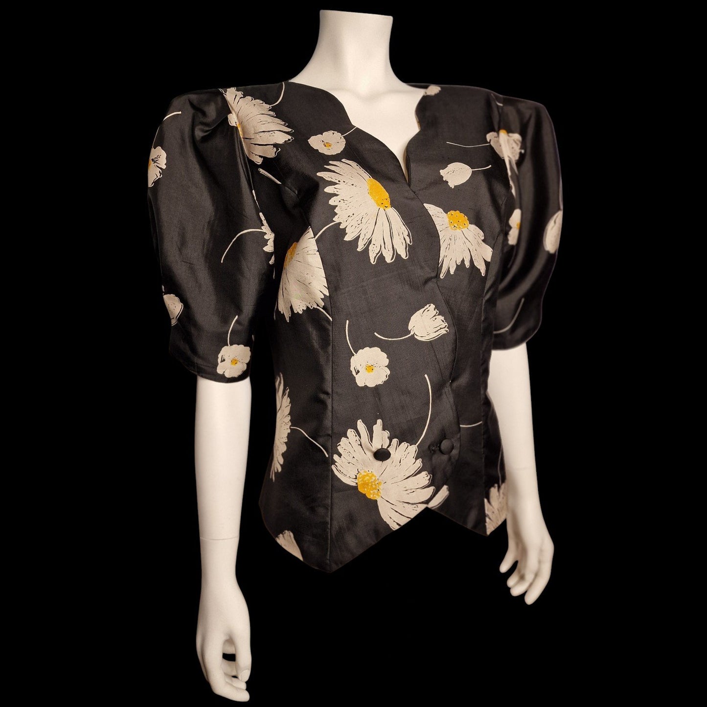 Exklusive Vintage Wickelbluse „Kairat“ – Made in Italy 80er Gänseblümchen Seide