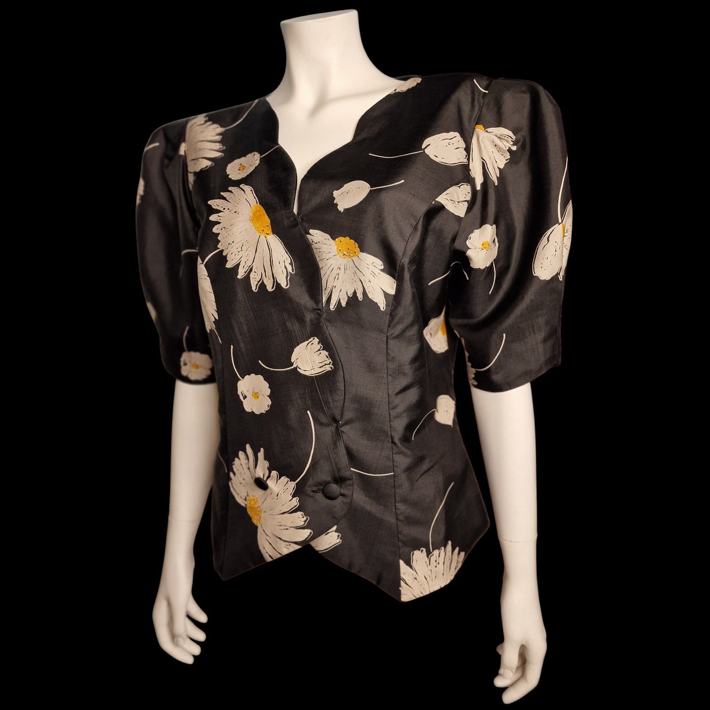 Exklusive Vintage Wickelbluse „Kairat“ – Made in Italy 80er Gänseblümchen Seide