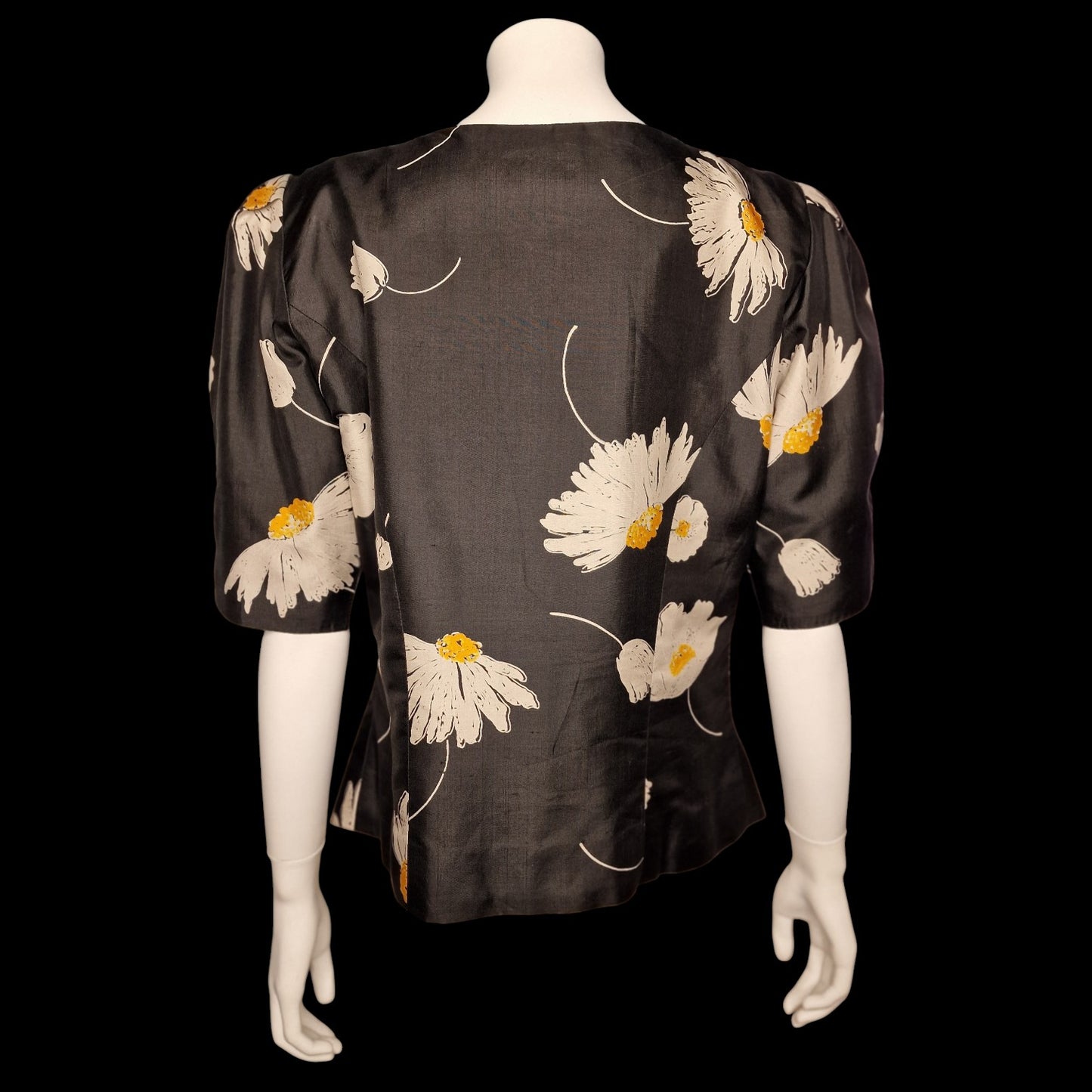 Exklusive Vintage Wickelbluse „Kairat“ – Made in Italy 80er Gänseblümchen Seide