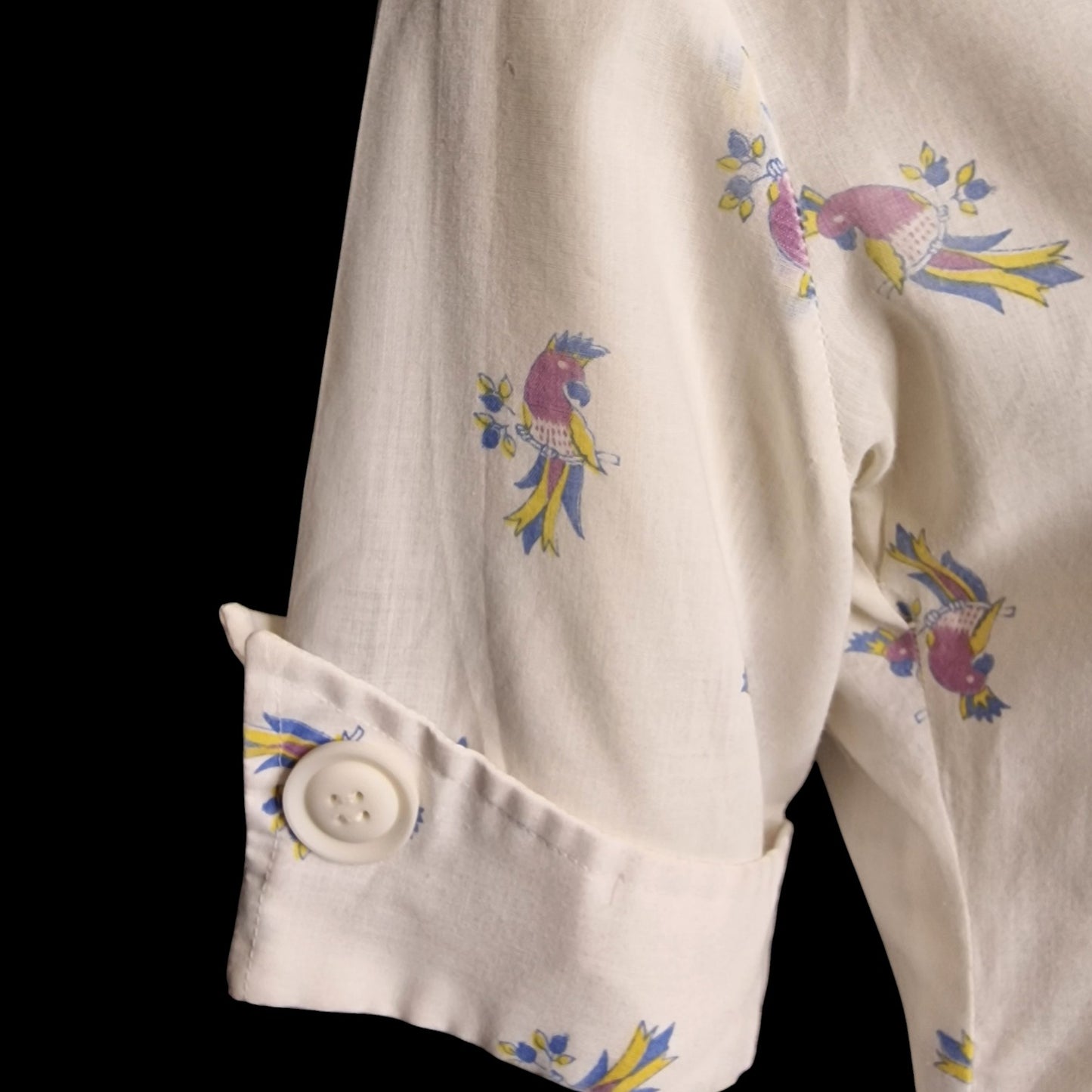 🌸 Charmante 70er Vintage-Bluse mit buntem Floral-Print & Reverskragen 🌸