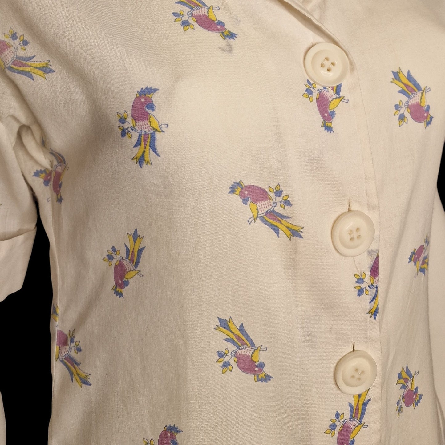 🌸 Charmante 70er Vintage-Bluse mit buntem Floral-Print & Reverskragen 🌸