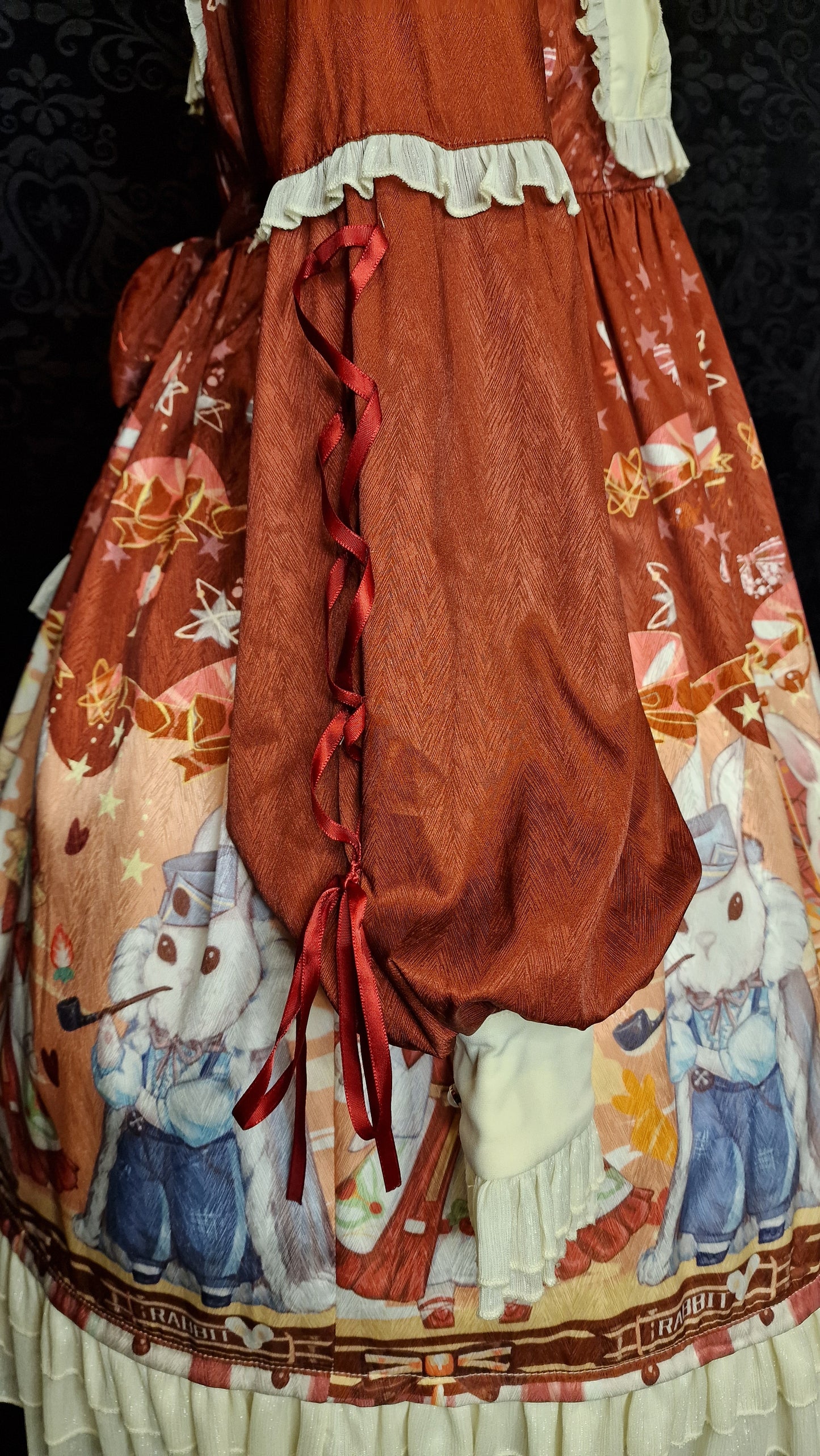 Swett Lolita Kleid – „Gentle Rabbit“ (Rust Red) Gr. L Hasenmotiv