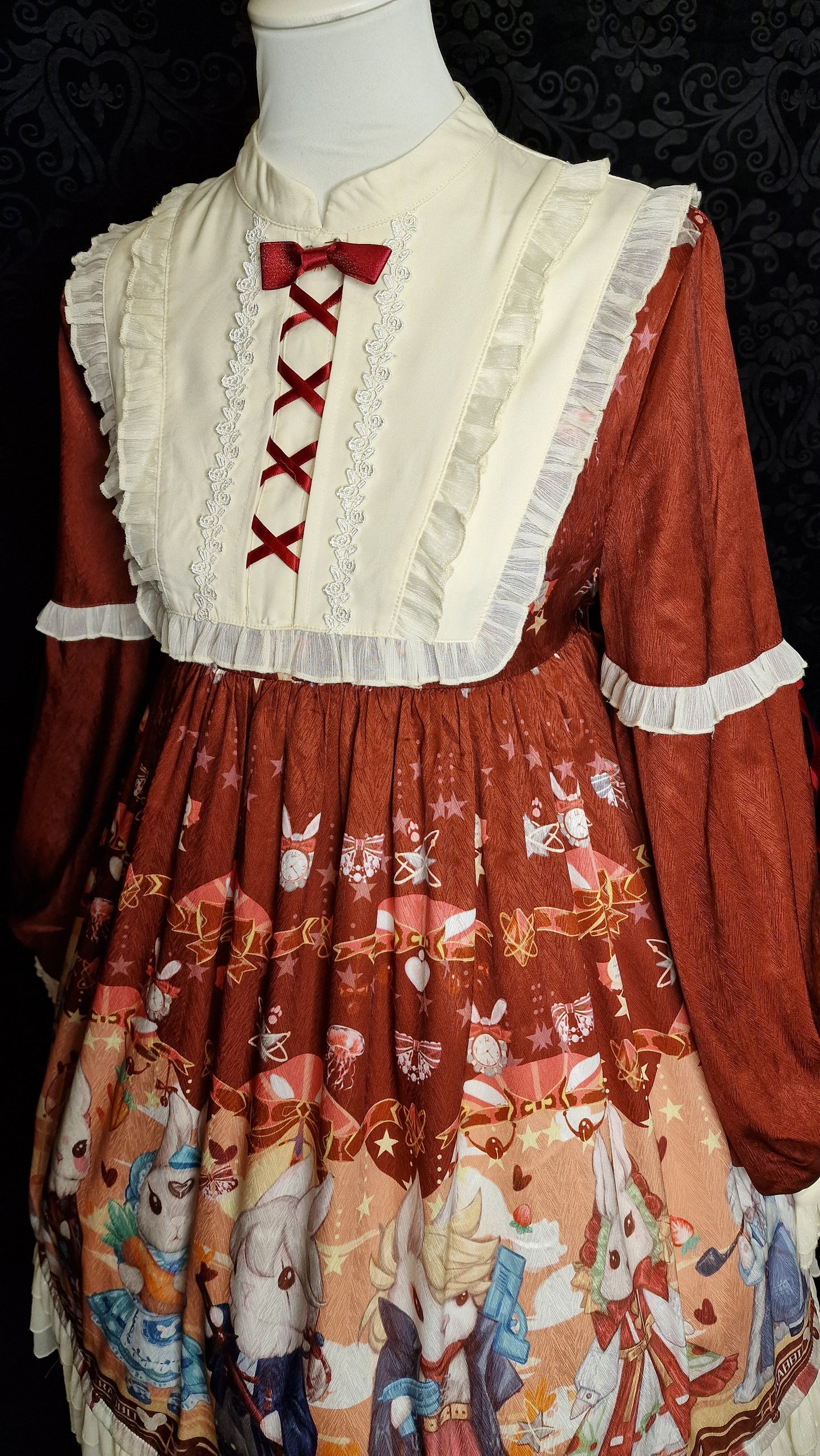Swett Lolita Kleid – „Gentle Rabbit“ (Rust Red) Gr. L Hasenmotiv