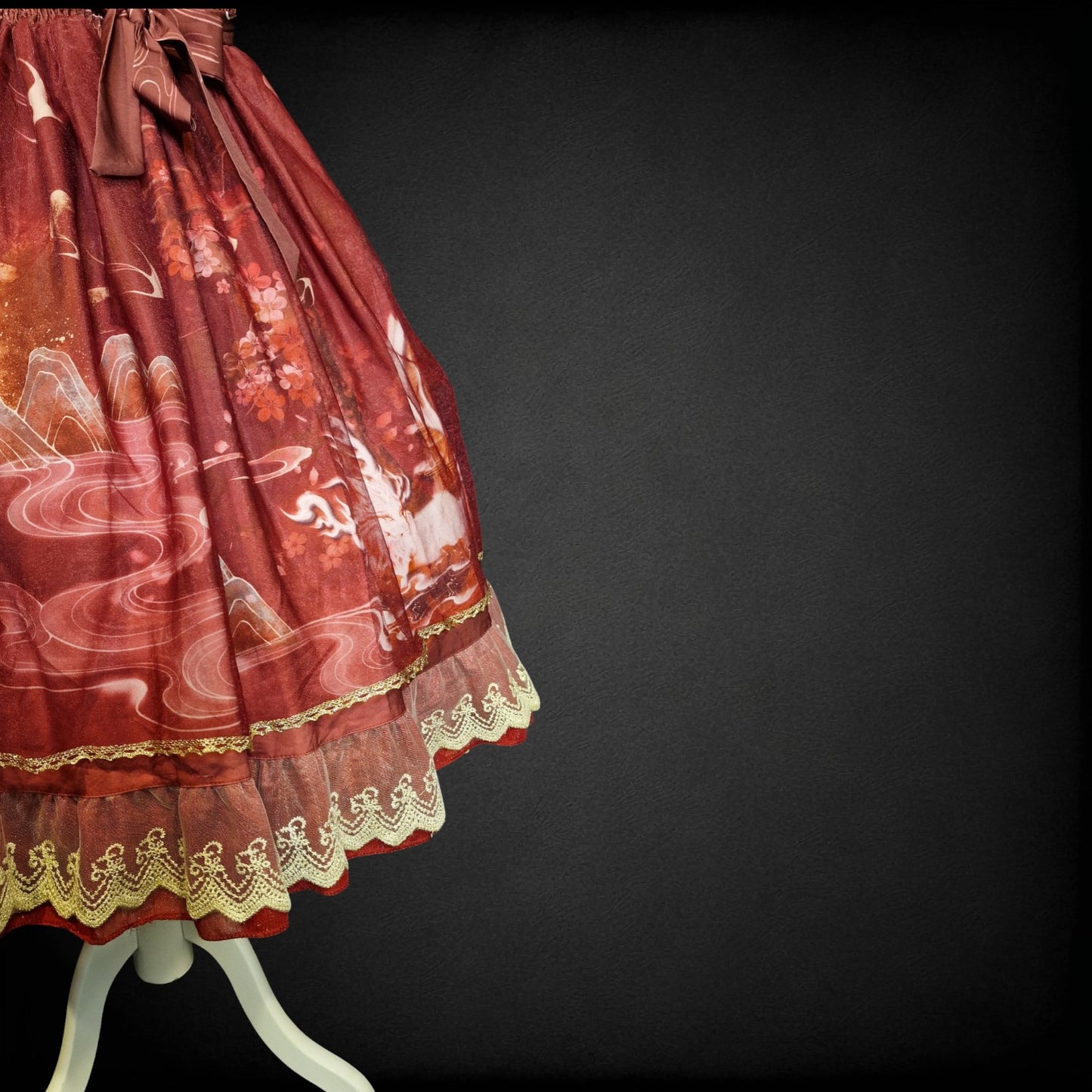 Traumhaftes Sugar Girl Lolita Jumper Skirt (JSK) – Weinrot mit Gold Drachen-Print