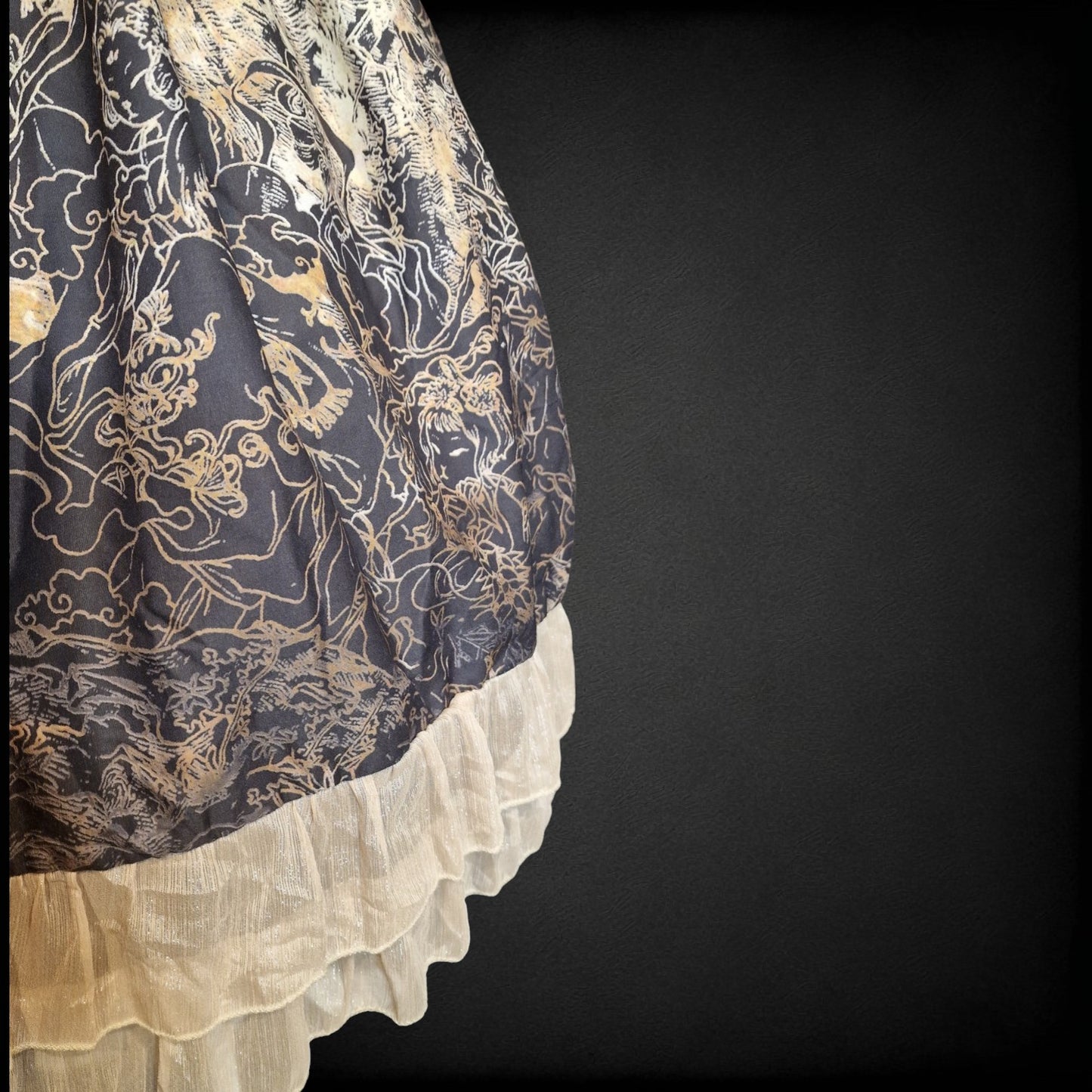 Don't Sleep „Moon Palace“ Qi- Classic Lolita Kleid JSK – Schwarz/Gold – Gr S