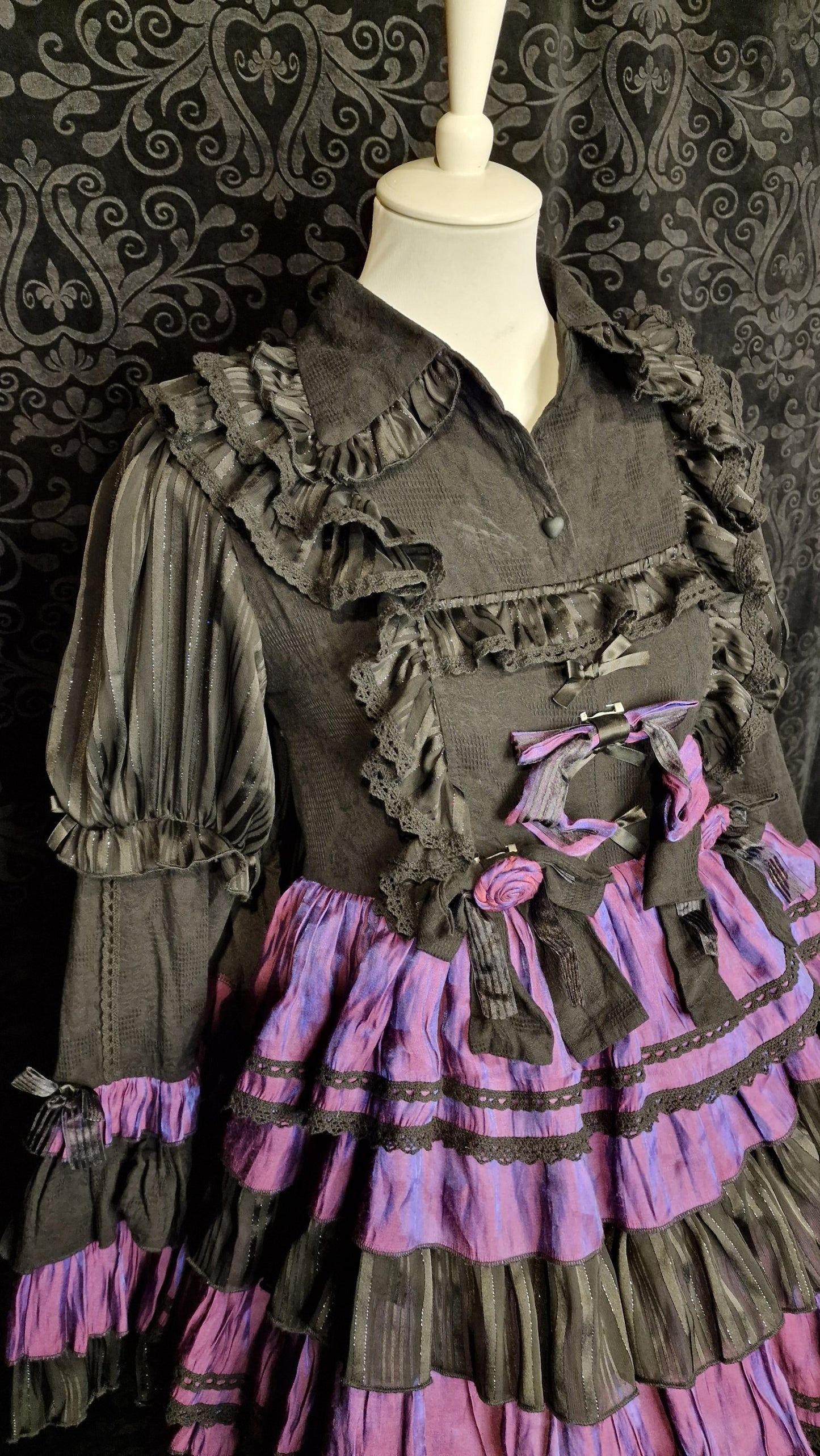 Gothic Lolita „Midnight Violet“ mit Rüschenrock in schwarz-violett XS
