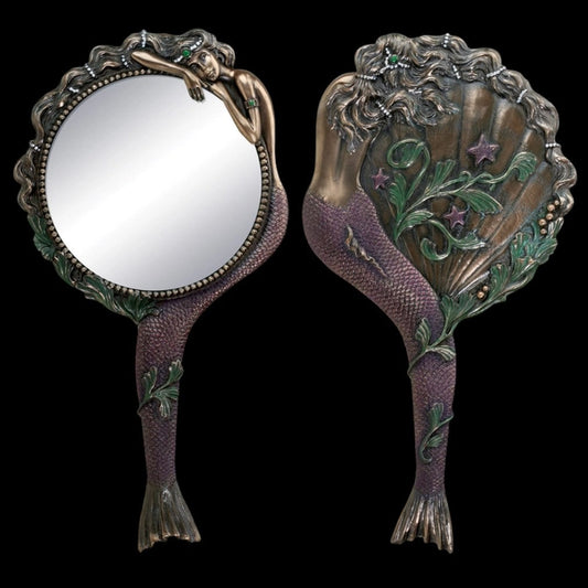 Vintage Handspiegel Meerjungfrau Jugendstil Vorder- und Rückseite auf schwarzem Hintergrund