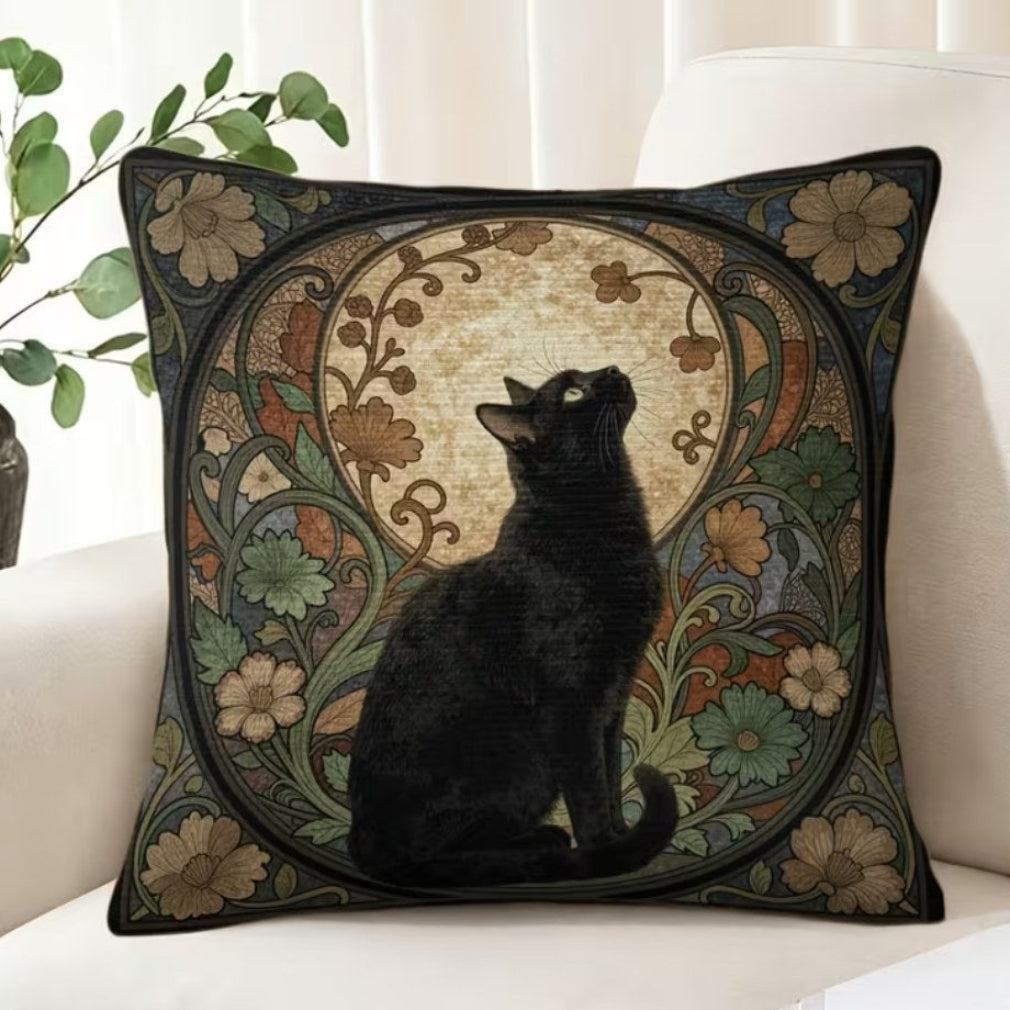 Vintage Kissen Schwarze Katze Jugendstil Blumenornament auf cremefarbenem Sofa