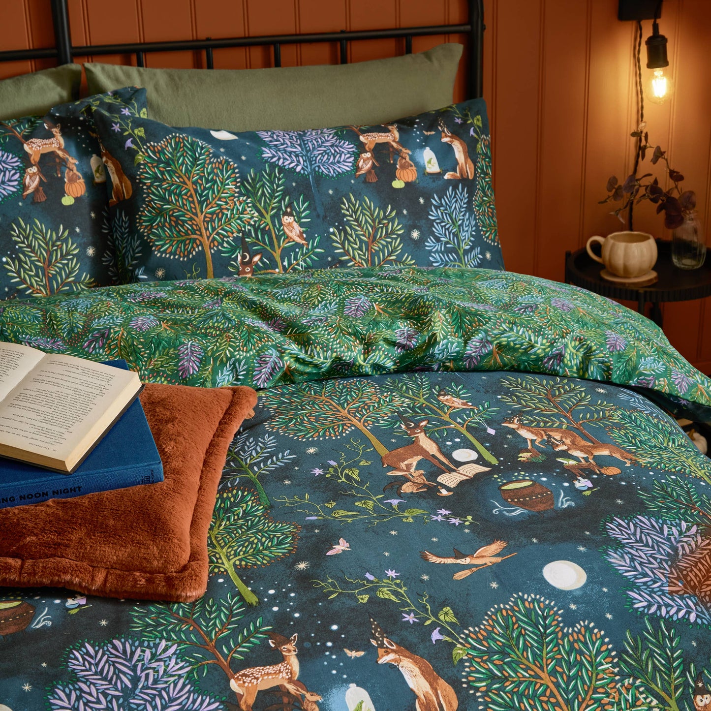 Vintage Bettwäsche Set "Woodland Ritual" grün Waldtier bei Nacht Mondschein