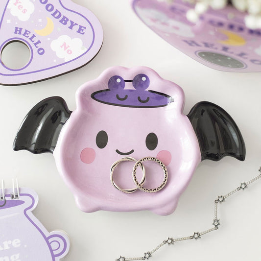 Kawaii Witch Cauldron Schmusckschale mit Fledermausflügeln