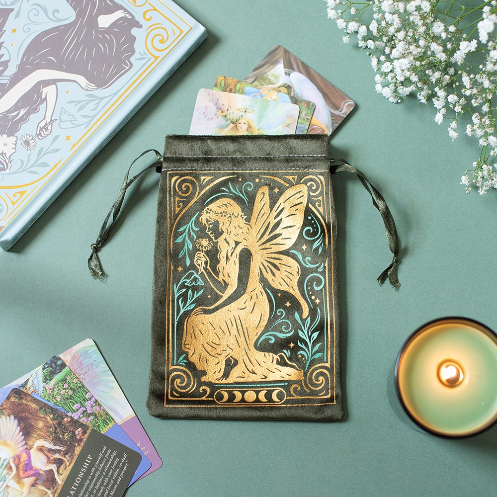 Fairy Samtbeutel Lifestyle mit Tarot-Karten und Kerze