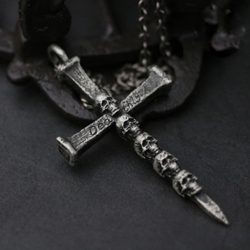 Gothic Halskette Kreuz mit Totenköpfen