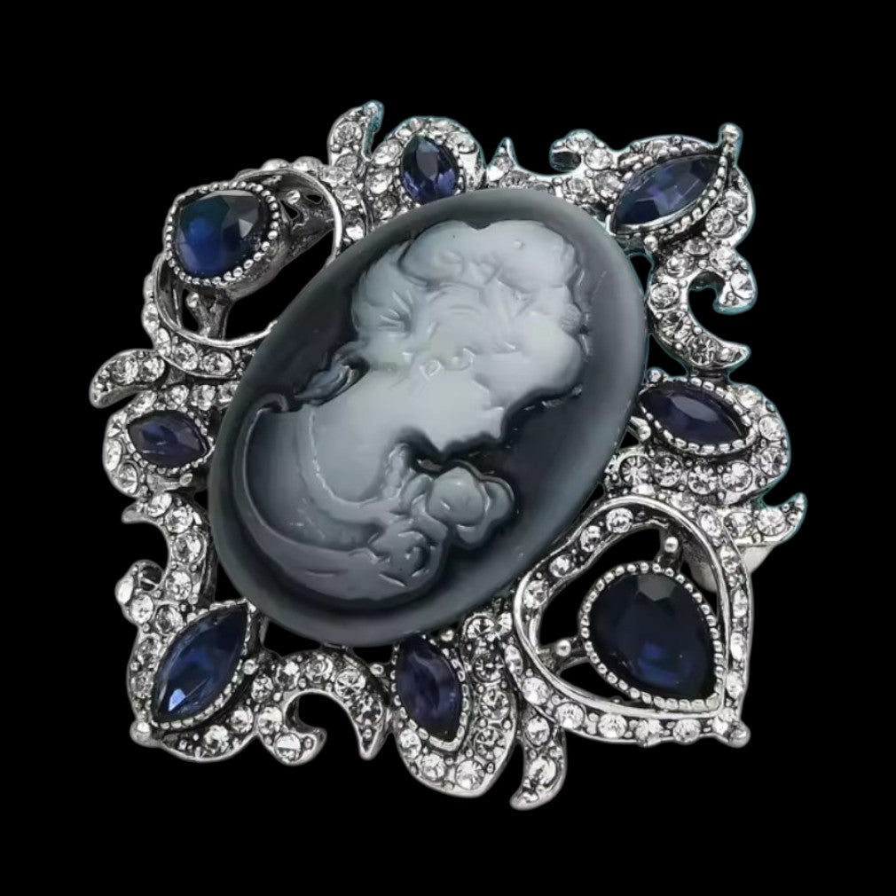 Vintage Modeschmuck Kamee-Brosche Silber mit blauen Steinen viktorianisch
