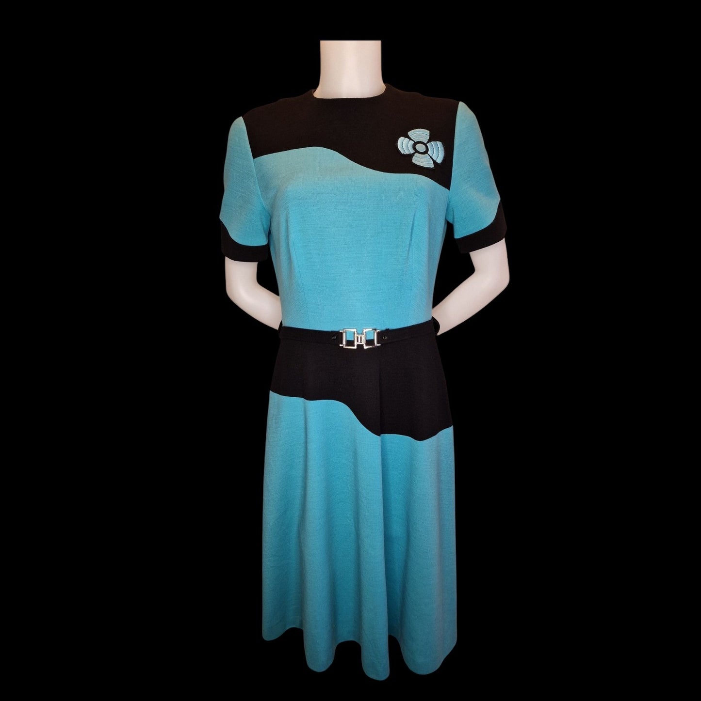 Vintage 60er Jahre Kleid Türkis-Blau mit Space-Applikation J.Hofmann AG