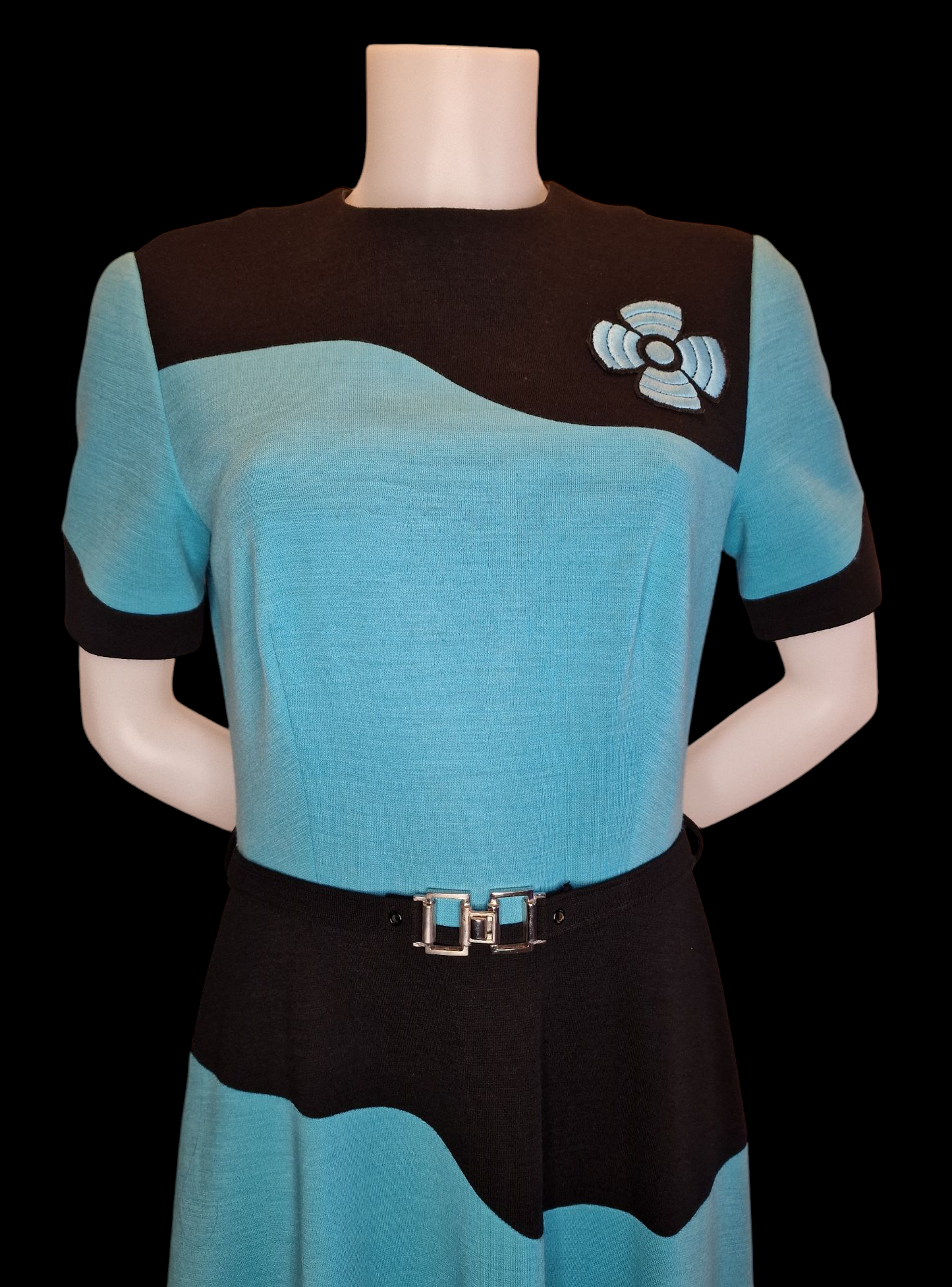 Vintage 60er Jahre Kleid Türkis-Blau mit Space-Applikation J.Hofmann AG