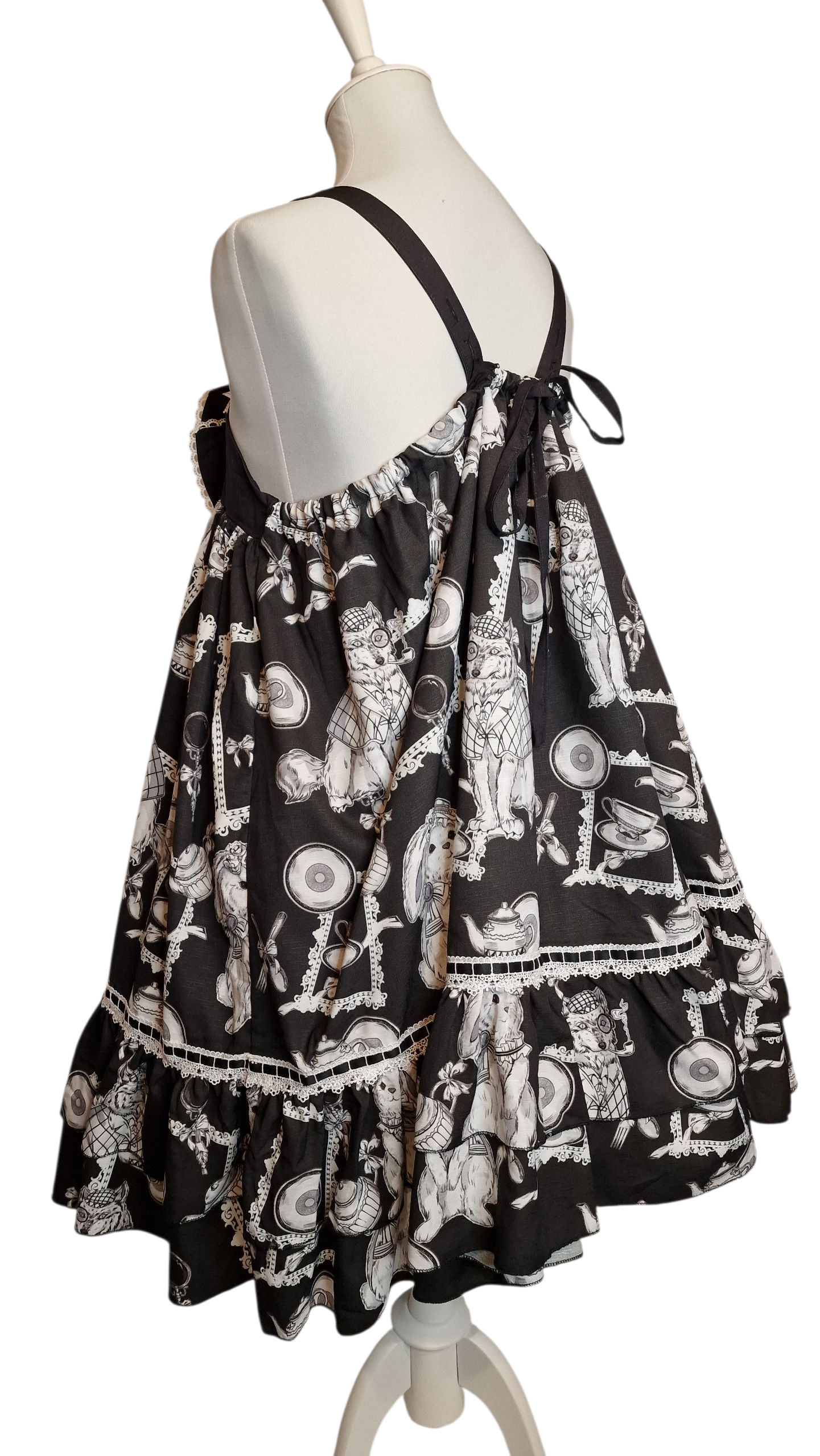 Gothic Lolita Kleid schwarz-weiß mit "Wolf and Rabbit" XXL JSK