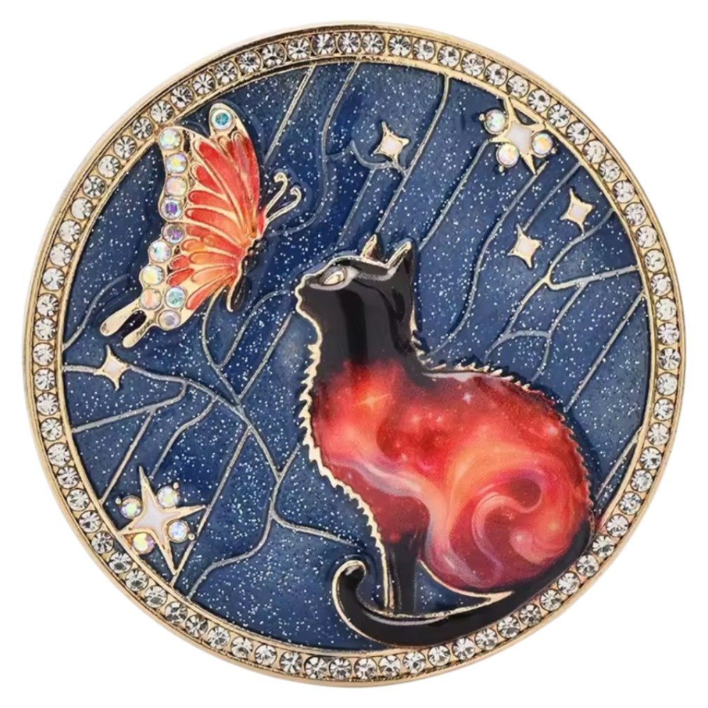 Vintage Katzen-Brosche Feuer & Nacht – Emaille, Strass & Schmetterling