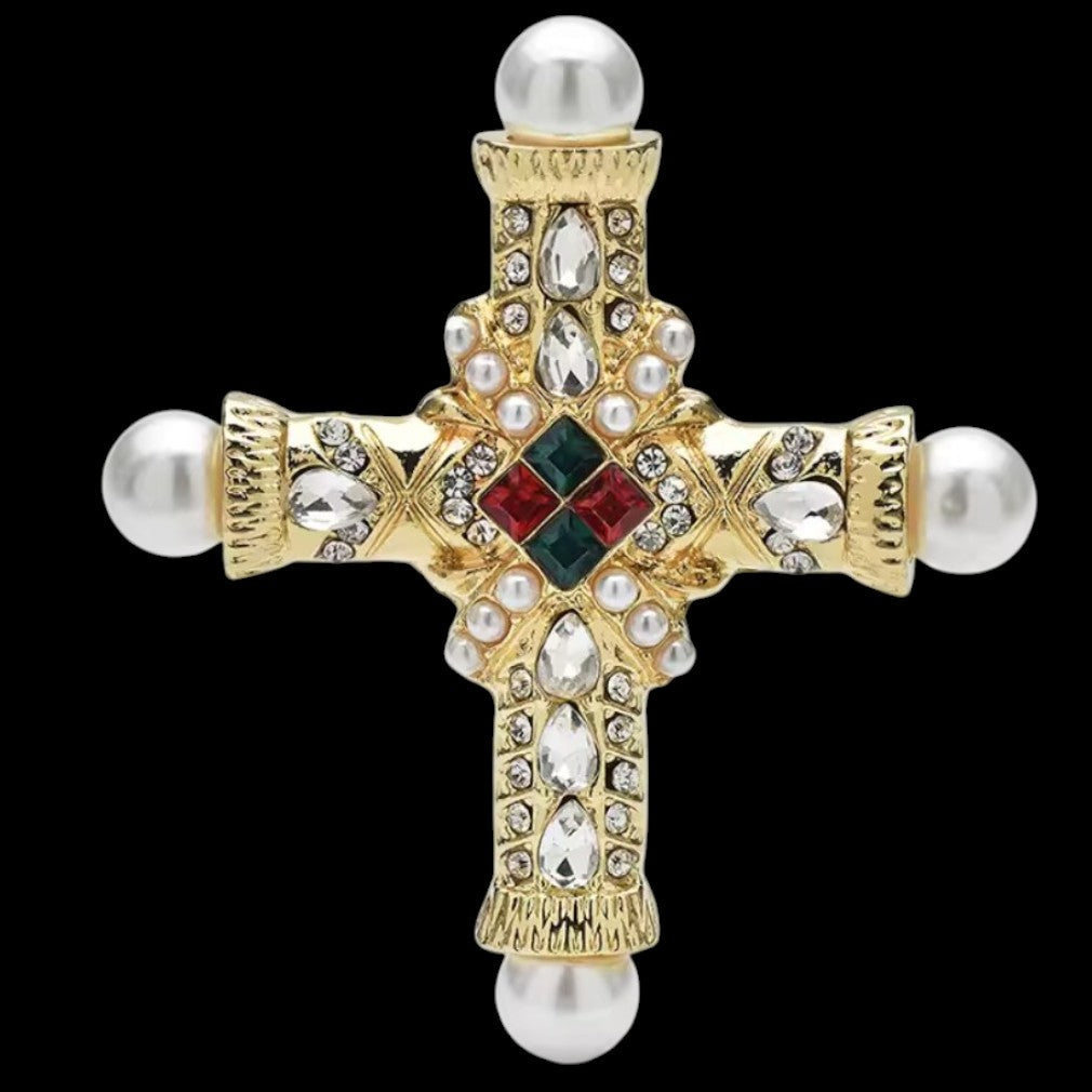 Vintage Kreuz Brosche Gold – Seitenansicht auf weißem Tablett