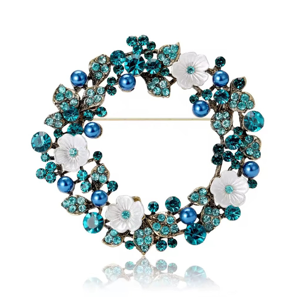 Nostalgische Brosche Blumenkranz blau-weiß