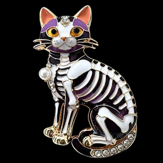 Gothic Skelett-Katze Brosche – schwarzer Hintergrund Variante 1