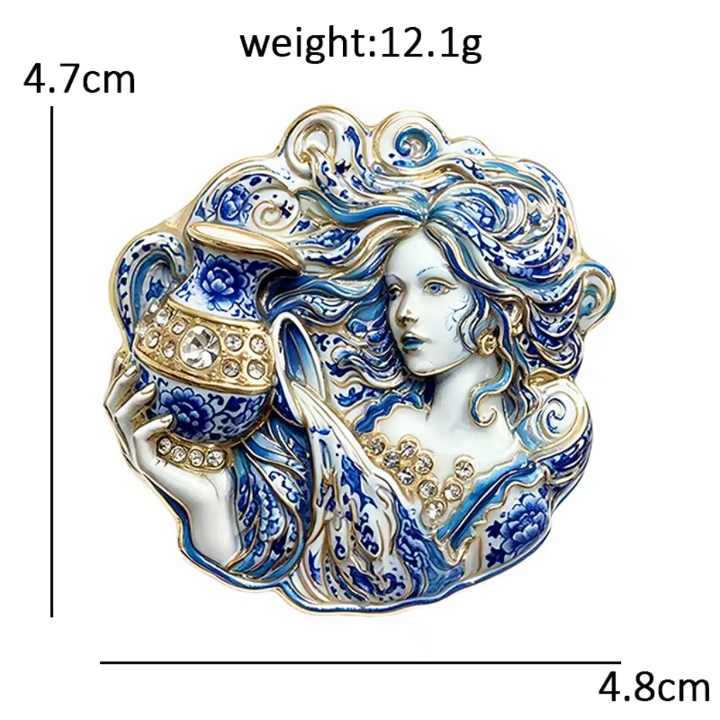 Wassermann-Göttin Brosche Porzellan-Stil Blau-Weiß – Maßangaben 4,7 x 4,8 cm, 12,1 g