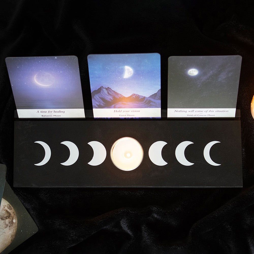 Schwarzer Teelichthalter mit Tarotkartenständer und Mondphasen